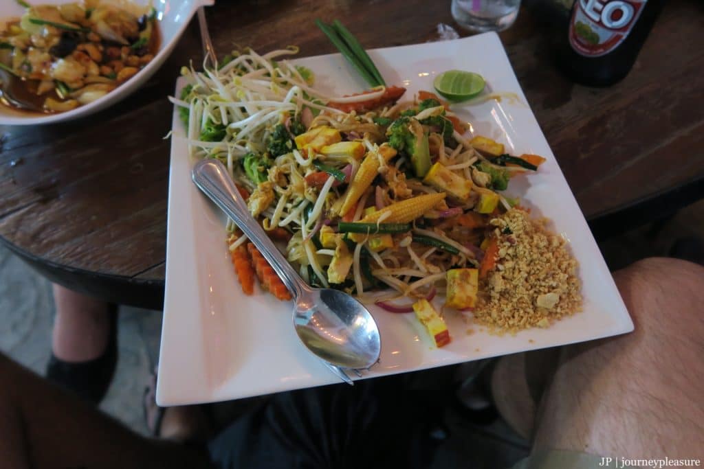 Gai Pad Med Mamuang, Pad Thai Gai Pad Med Mamuang, Pad Thai