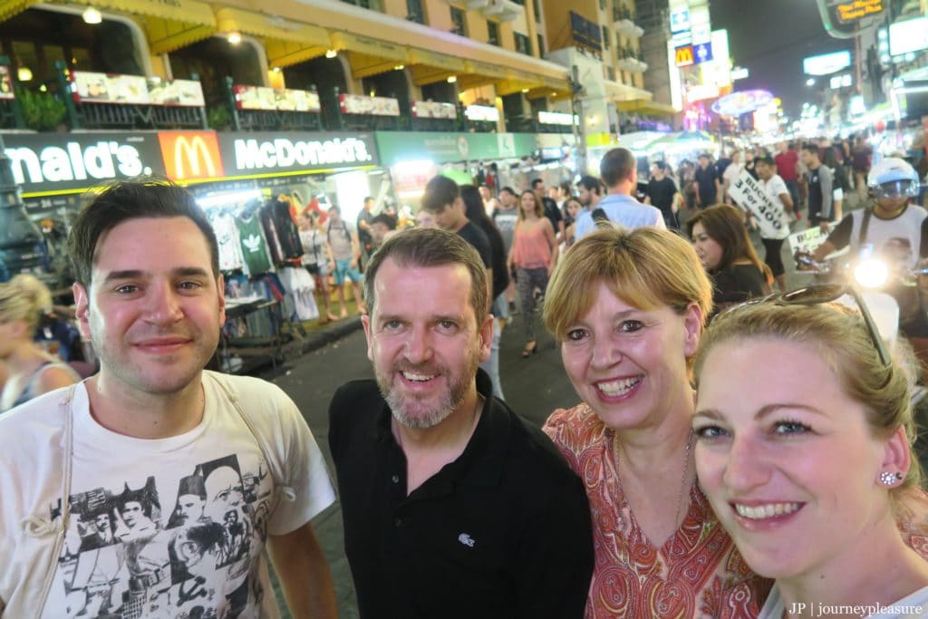 - Family auf der Khaosan Road - Family auf der Khaosan Road